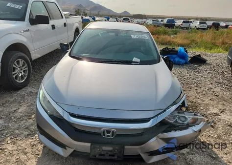 2018 Honda Civic Lx z USA, uszkodzony, nr VIN 19XFC2F58JE027729